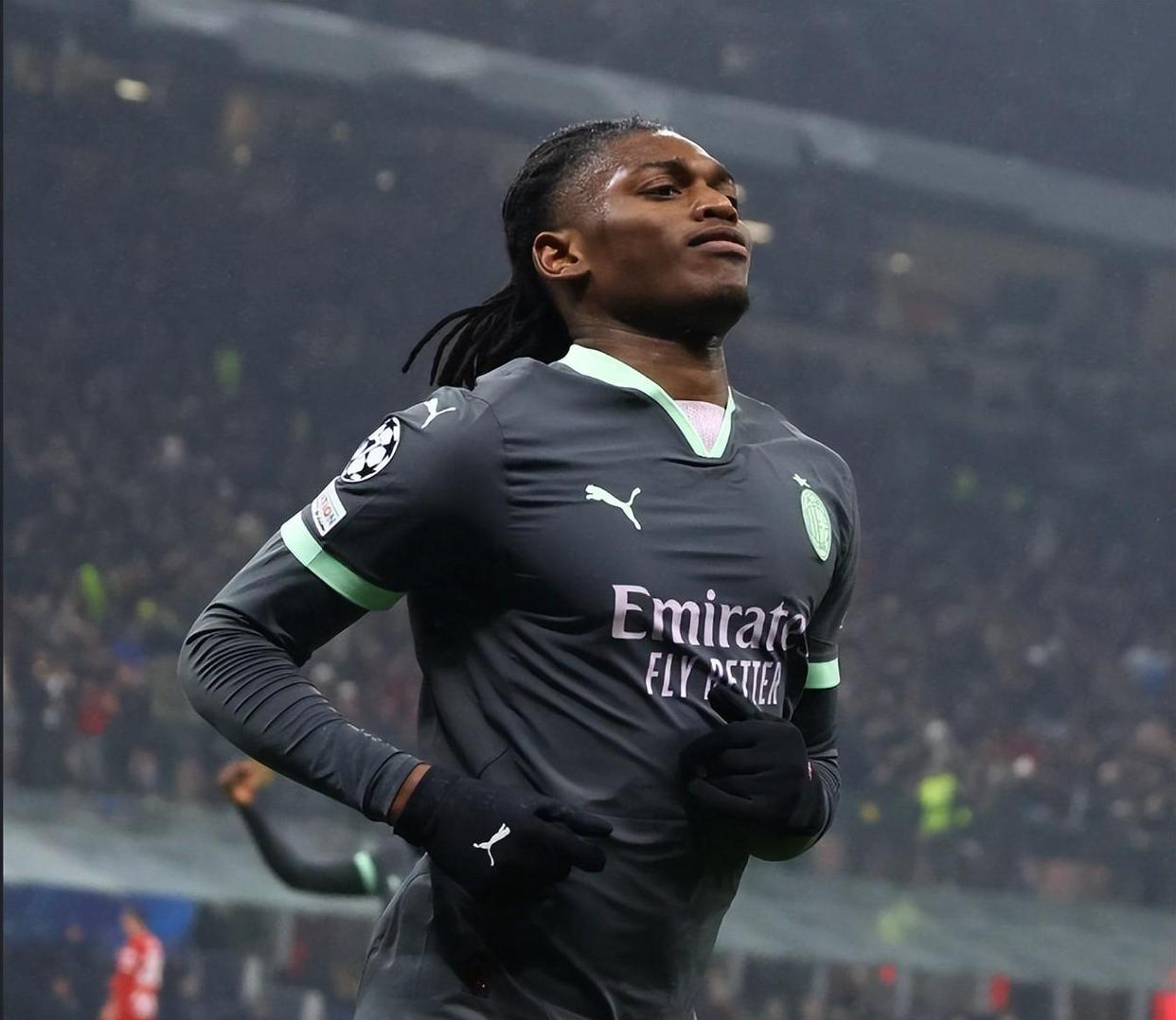 爱游戏平台-赛后AC米兰备战荷甲，外线爆发细节曝光，管理层满意，数据趋势出现新变化(射速最快的40毫米机炮)